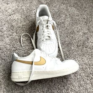 Nike Air Force gold swoosh size 9